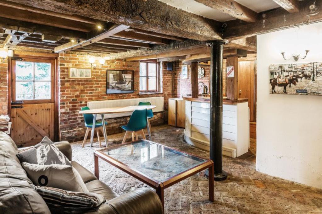 Lot: 44 - FORMER WATER MILL CURRENTLY USED AS OPEN PLAN OFFICE WITH PLANNING FOR RESIDENTIAL CONVERSION - Reception room